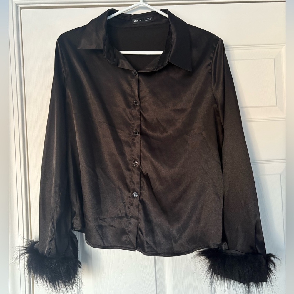 Glam, dramatic black blouse | size 6